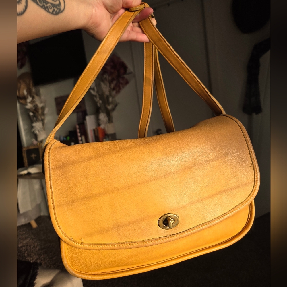 Vintage Coach Yellow City Bag ๐๐๐ป 9790 *PROJECT* - Picture 5 of 14